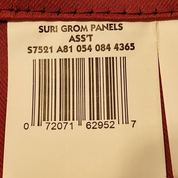 ONE CEILING TO FLOOR RED CURTAIN - Picture 4 of 10